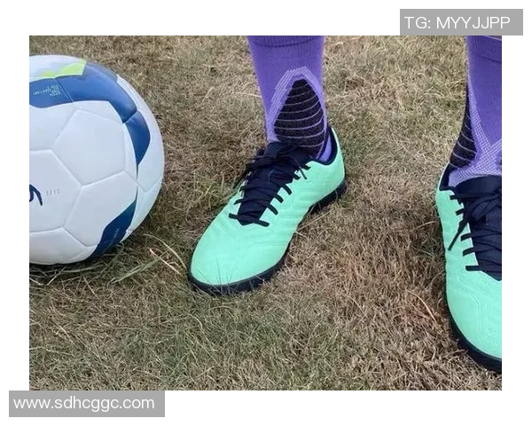 探索迪卡侬足球的魅力与创新助力运动爱好者的成长之路 探索迪卡侬足球的魅力与创新助力运动爱好者的成长之路