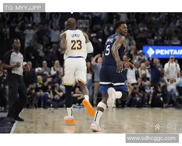 湖人队在季后赛G4中展现强大实力争夺胜利的精彩对决